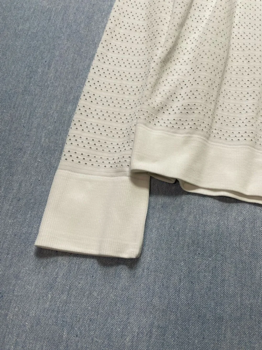 Lululemon Swiftly Breathe Long Sleeve Squad Size 8 White